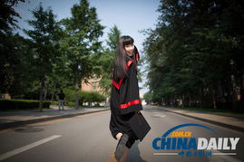 人民大学美女毕业生蹿红网络网友赞其为女神