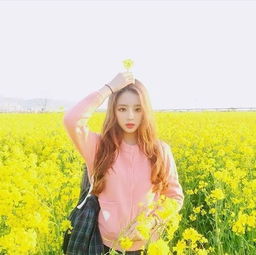 红人50岁的妈妈竟然比20岁的女儿还美一出场惊艳了时光...