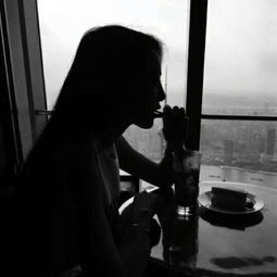 背影头像女霸气高冷狗屁爱情