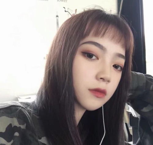 男生要是暗恋你,其实有4个证据,中2个你就该懂他的心思了