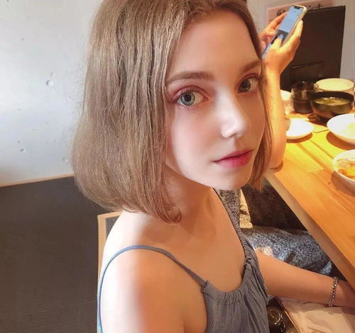 德韩美女模特身材火辣,真人酷似芭比娃娃