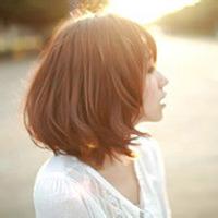 亲们有没有这张图片的清晰一点的女生短发头像