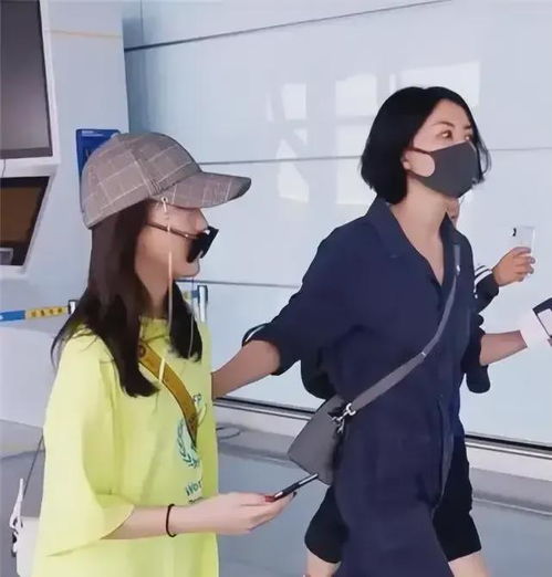王菲带着李嫣走机场,大仙女带着小仙女,看着真的是养眼网易订阅