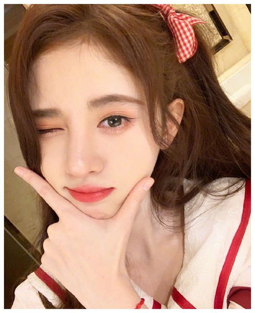 鞠婧祎不愧是四千年美女,无论是御姐风高冷,还是甜美风都能驾驭