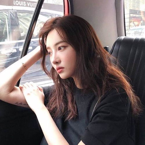 女生近期频繁换头像网红