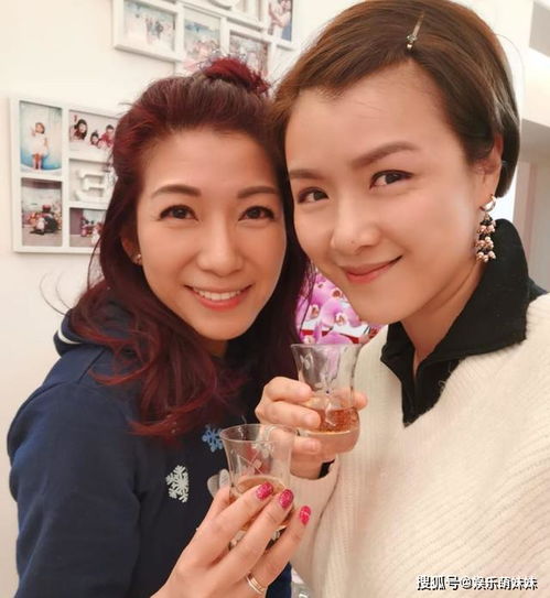 陈豪夫妇过年聚会,38岁妻子陈茵媺笑容甜美,4年生3胎身材仍出众