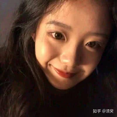 狂笑开心的图片女头像狂笑