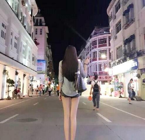 女生大长腿头像只看腿