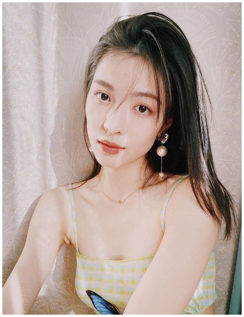 让男人羡慕的李现,四位前任全是女神,肤白貌美一个更比一个美