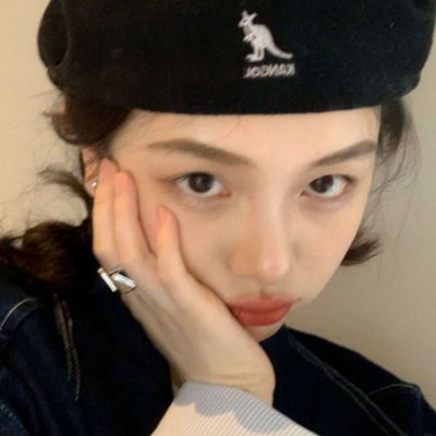 2021抖音天生丽质的高级感女生头像懂得很多之后依旧热爱生活