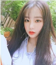 她保养逆天,跟女儿似姐妹花