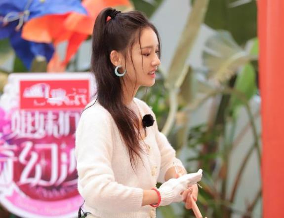 又一部她综艺开播,有景甜林允姜思达坐镇却糊穿地心