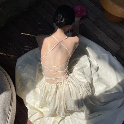 女生头像背影露背,头像女不露脸背影