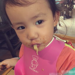 小花猫黄磊晒小女儿吃货日常美食糊脸超可爱8571765