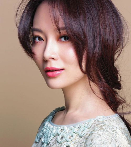 出道多年零绯闻女星,婚后生活幸福,如今43岁仍似少女