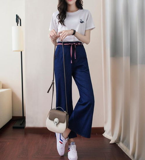 奔四女人这样穿衣服,女人味十足,比小姑娘有气质太多了