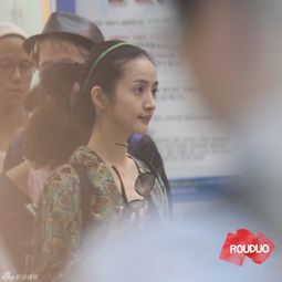 组图人妻林依晨现身韩国机场素颜清纯水嫩