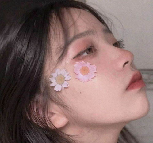 一个人当第一次出现在你面前时,就已经决定了他的身份了萱草