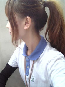 深圳中学生校服短袖像里面这样露出袖子的衣服哪里有买校服紧