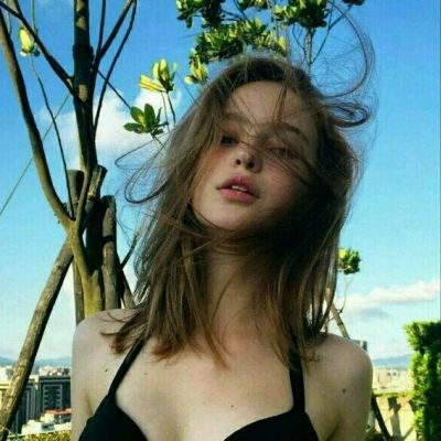 欧美女生头像复古街拍图片2018最新或许在等过去也在等未来