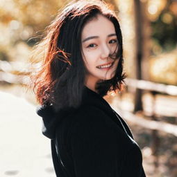 齐肩凌乱微烫发型图片微烫发型这样打理性感又迷人
