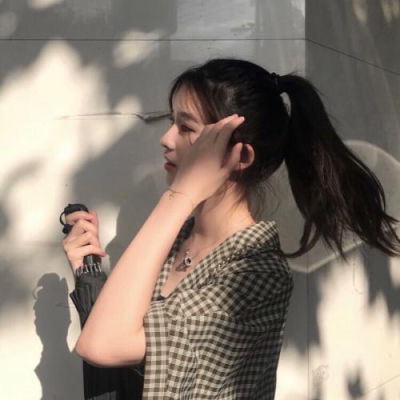 2023高冷女生唯美图片
