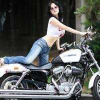 女生骑摩托车霸气图片