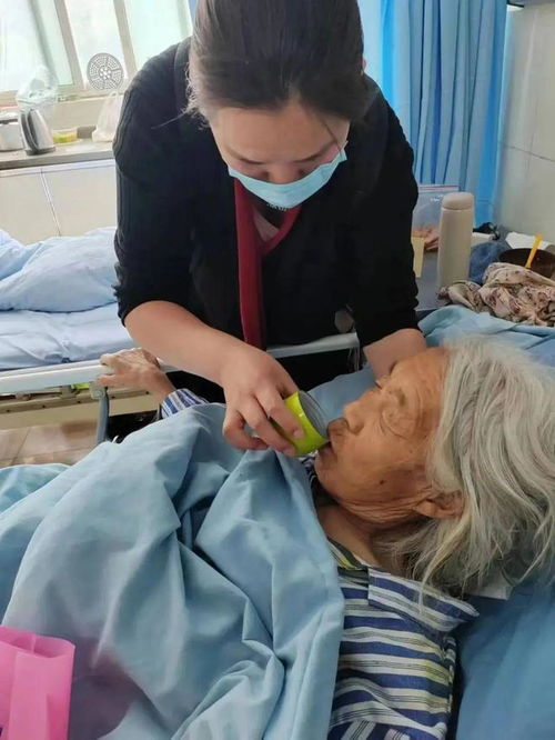 今天,致敬了不起的她她们