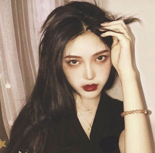 浪漫女头生活里还是有个喜欢的人才有意思