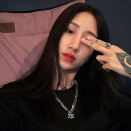 这城市的风总是很大,孤独的人总是晚回家霸气抽烟的社会大姐女生头像