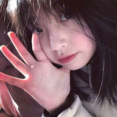 网易云热评发了条我要瘦下来的说说,引来了班主任的围观,他评论
