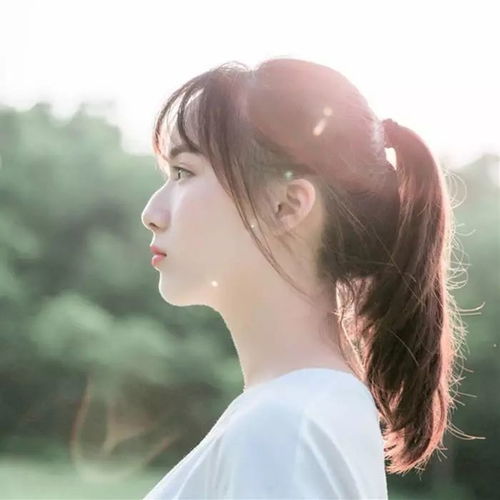 女生近期频繁换头像唯美