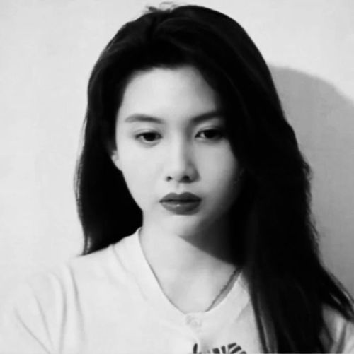 超高冷的女生头像