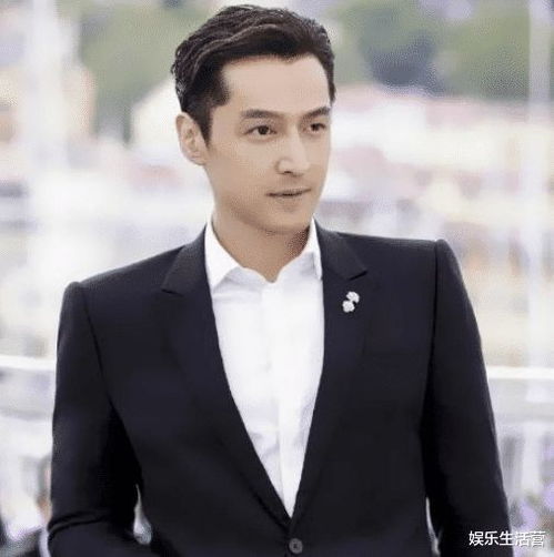 胡歌自曝隐婚生女,领证2年妻子小他11岁,还是公司团宠照片曝光