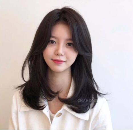 美业导师韩杰推荐2020秋冬女生流行发型复古卷度外八卷是女生的最爱美业导师韩杰推荐2020秋冬女生流行发型复古卷度外八卷是女生的最爱