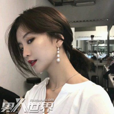 出差那一晚跟老板有了秘密女老板突然关心我受宠若惊