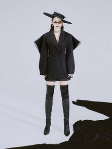 柳岩变身复古摩登女郎