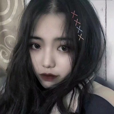 希望晚风可以吹来很多夏天的好消息清纯高颜值性感女生qq头像