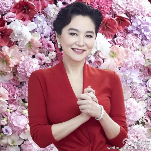 51岁周慧敏扮萌妹,43岁周迅演少女,为啥女明星不敢老