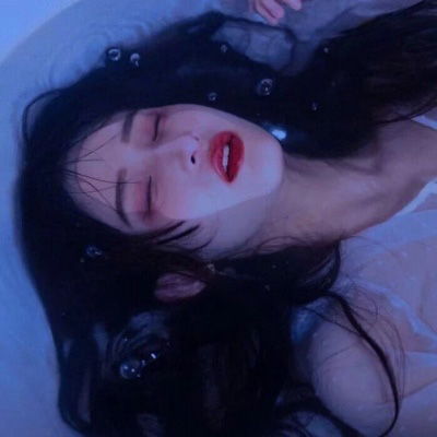 冷酷头像女霸气真人孤独伤感女生头像冷酷