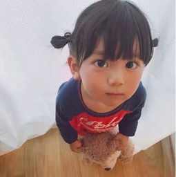 2岁男娃长的太漂亮,总被认成女娃,看到妈妈后就不会怀疑