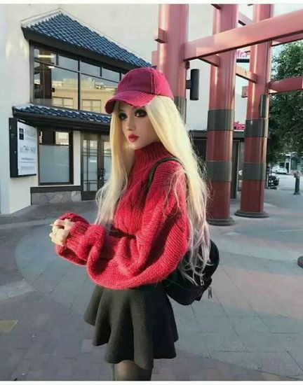 女孩化妆成芭比娃娃美极了,卸妆后却令人惊呆