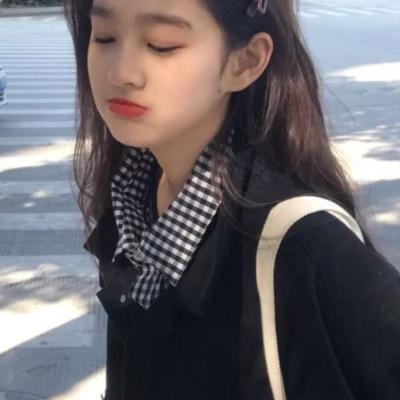时刻卖萌女直播间吸引人魅力无限
