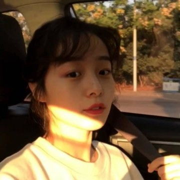 酷酷的女生真人头像