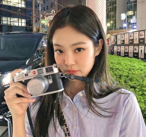 jennie金智妮日常淡妆照引人瞩目,浓妆和淡妆,你喜欢哪一个