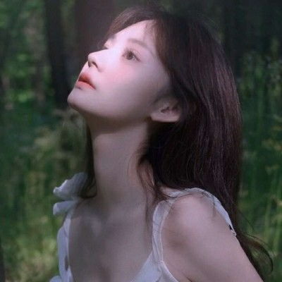 女生头像小众个性干净女头