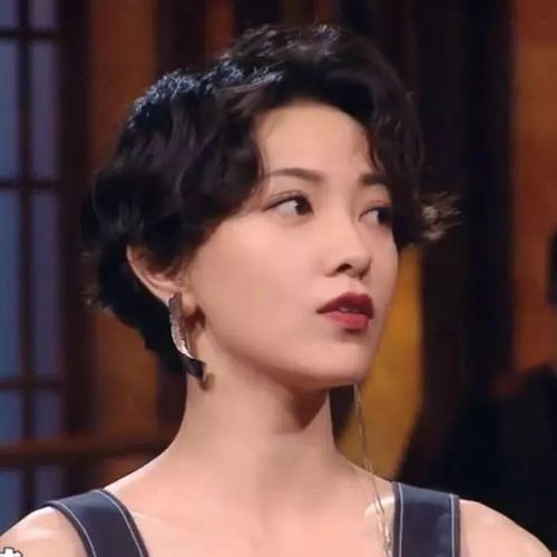 优雅复古港风女生头像