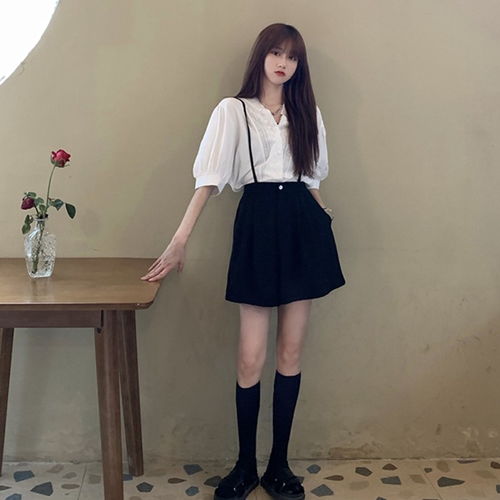 白衬衫背带短裤,夏天可以这么搭最清爽