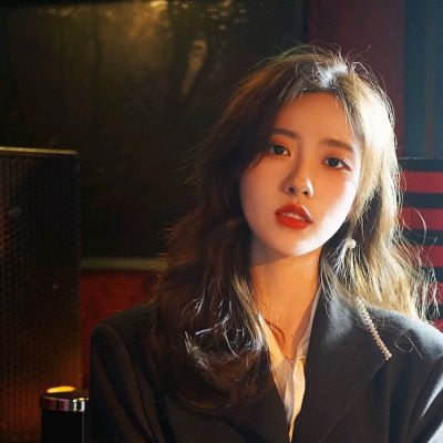 高冷御姐风女生头像秦颂