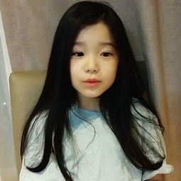 韩国8岁女孩被称最美女童,看到她妈的样子你才是惊呆了